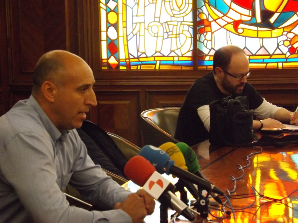 Los socialistas piden un frente com&uacute;n contra la obligaci&oacute;n de usar el casco